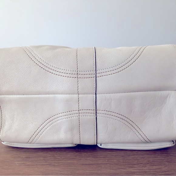 Coach - leather handbag - like new - Picture 3 of 6